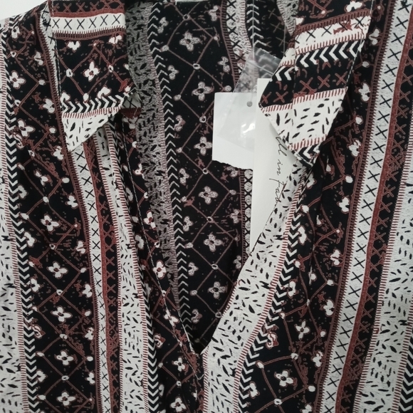 All in Favor Women's Long sleeve.blouse - Picture 4 of 9